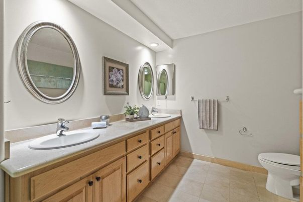 Bathroom, Dual Sink Vanities, Interior, Recessed Lighting
