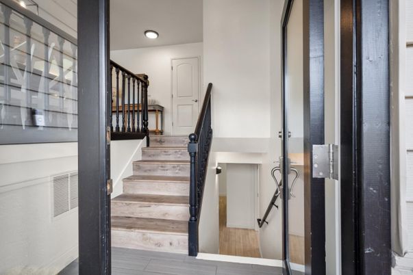 Interior, Recessed Lighting, Wood Texture Flooring