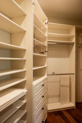 Interior, Walk-in Closets, Wood Texture Flooring