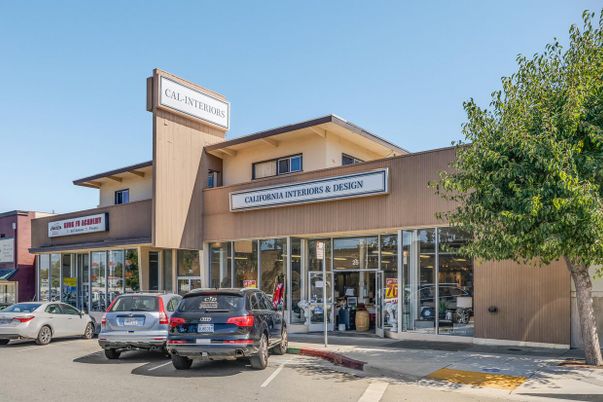 Exterior, Facade, None