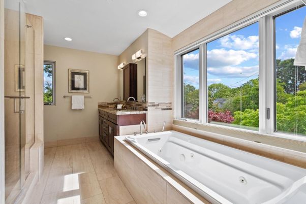 Bathroom, Dual Sink Vanities, Interior, Recessed Lighting