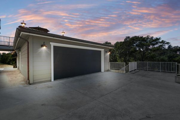 Detached Garage, Exterior