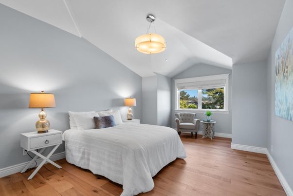 Bedroom, Interior, Pendant Lights, Wood Texture Flooring