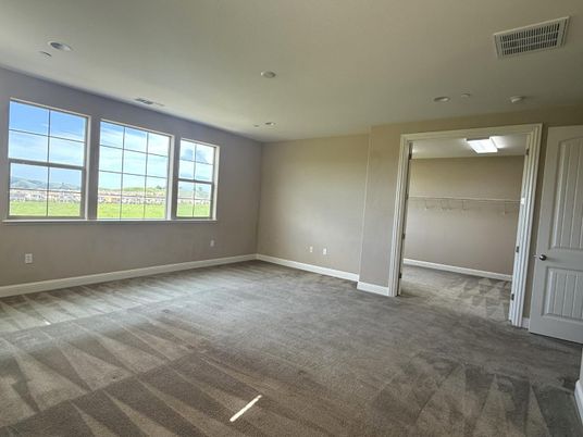 Empty room, Interior, Recessed Lighting