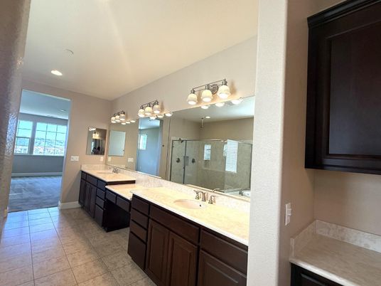 Bathroom, Dual Sink Vanities, Interior, Recessed Lighting