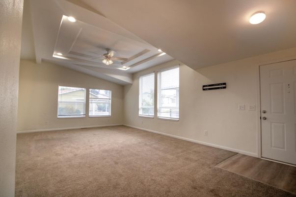 Empty room, Interior, Recessed Lighting