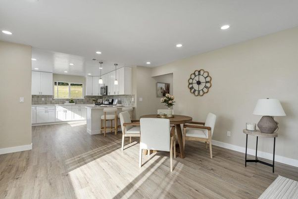 Dining room, Interior, Kitchen, Pendant Lights, Recessed Lighting, Wood Texture Flooring