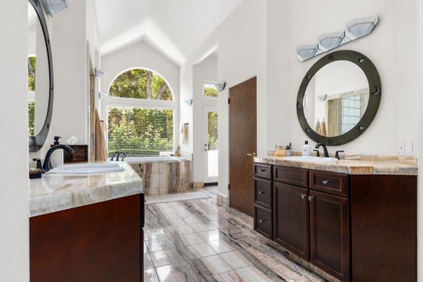 Bathroom, Dual Sink Vanities, Interior