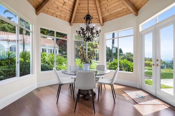 Chandelier, Dining room, Interior, Sun Room, Wooden Beams, Wooden Ceilings, Wood Texture Flooring