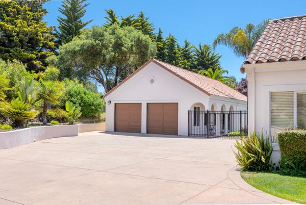 Detached Garage, Exterior
