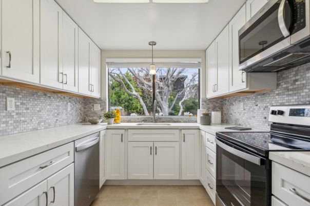 Interior, Kitchen, Pendant Lights, Stainless Steel Appliances
