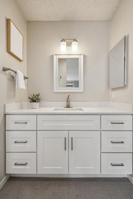 Bathroom, Dual Sink Vanities, Interior