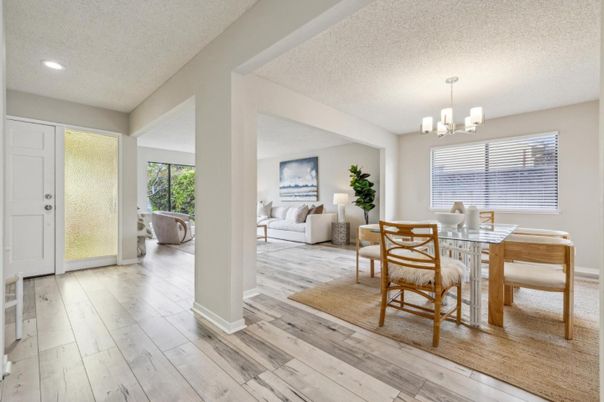 Chandelier, Dining room, Interior, Recessed Lighting, Wood Texture Flooring