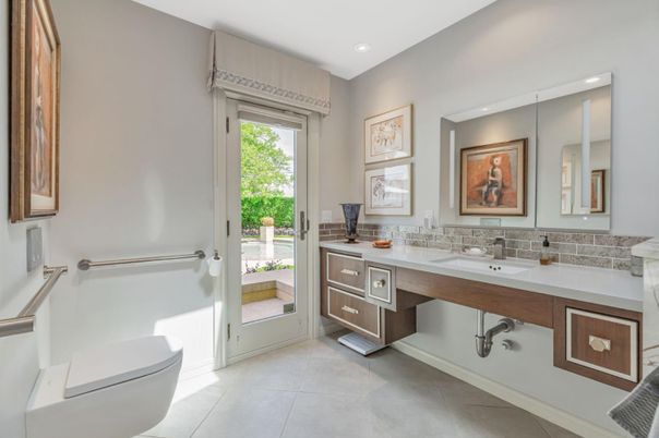 Bathroom, Interior, Recessed Lighting