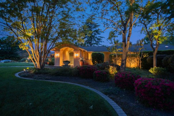 Backyard, Exterior, Facade, Ranch