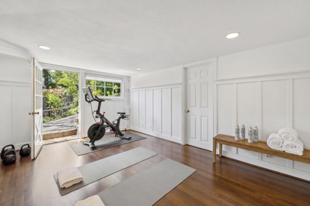 Fitness Equipment, Interior, Recessed Lighting, Wood Texture Flooring