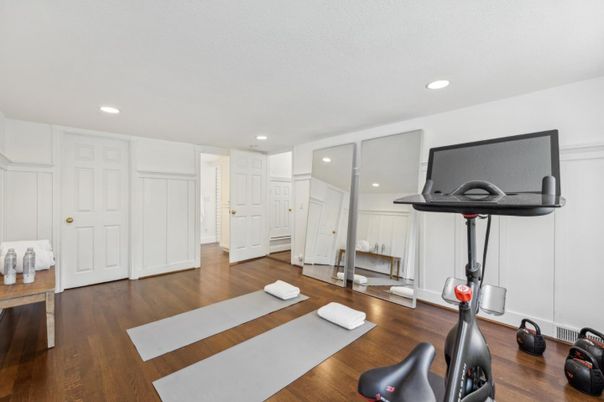 Fitness Equipment, Interior, Recessed Lighting, Wood Texture Flooring