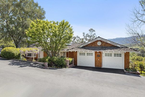 Attached, Exterior, Facade, Ranch