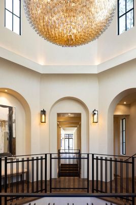 Chandelier, Interior