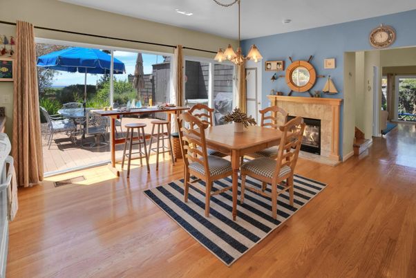 Chandelier, Dining room, Fireplace, Interior, Wood Texture Flooring