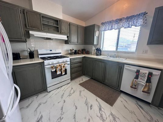 Interior, Kitchen, Marble, Stainless Steel Appliances