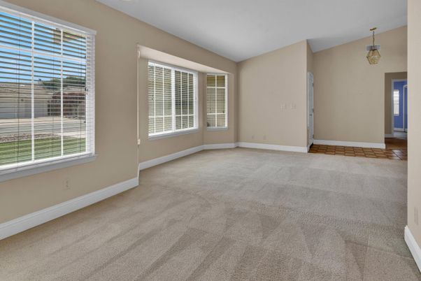 Empty room, Interior, Pendant Lights