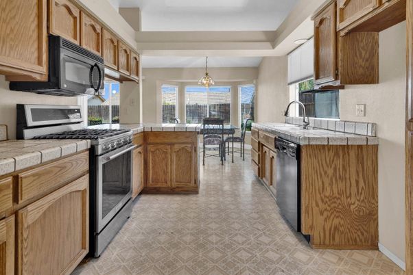 Dining room, Interior, Kitchen, Pendant Lights, Tile Countertops