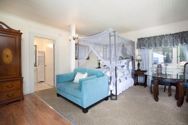 Bedroom, Dining room, Interior, Wood Texture Flooring