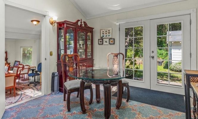 Dining room, Interior
