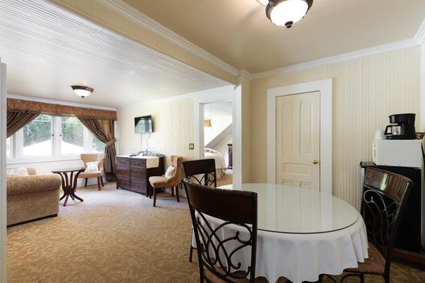 Dining room, Interior