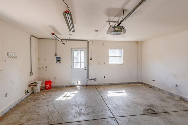 Garage, Interior