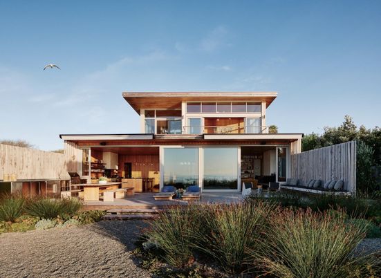 Backyard, Exterior, Facade, Modern
