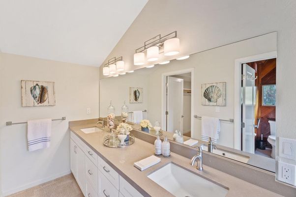 Bathroom, Dual Sink Vanities, Interior