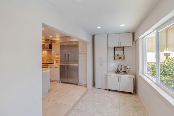 Interior, Kitchen, Recessed Lighting, Stainless Steel Appliances, Washer