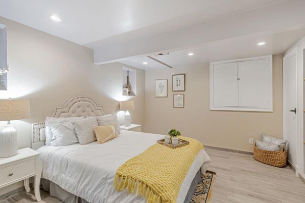 Bedroom, Interior, Recessed Lighting, Wood Texture Flooring