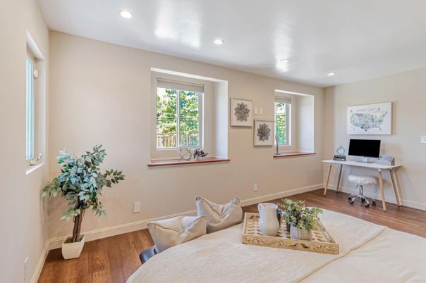 Home Office, Interior, Recessed Lighting, Wood Texture Flooring