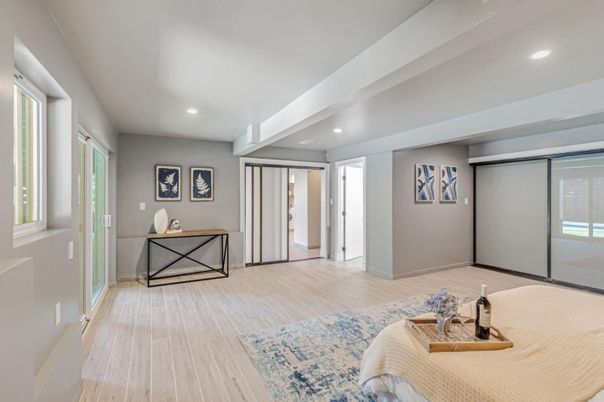 Interior, Recessed Lighting, Wood Texture Flooring