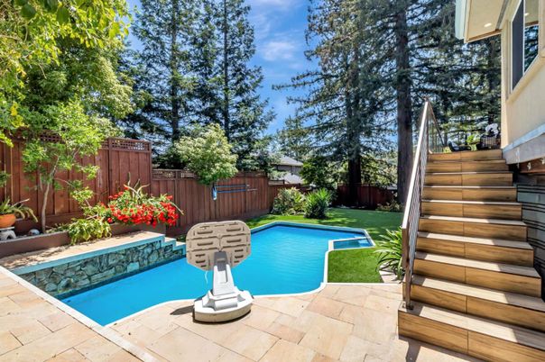 Exterior, Pool