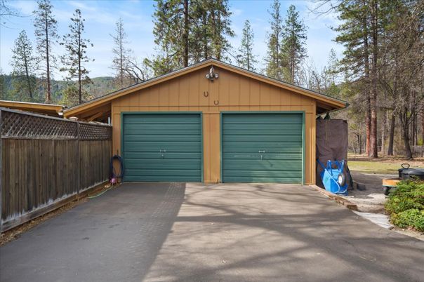 Detached Garage, Exterior