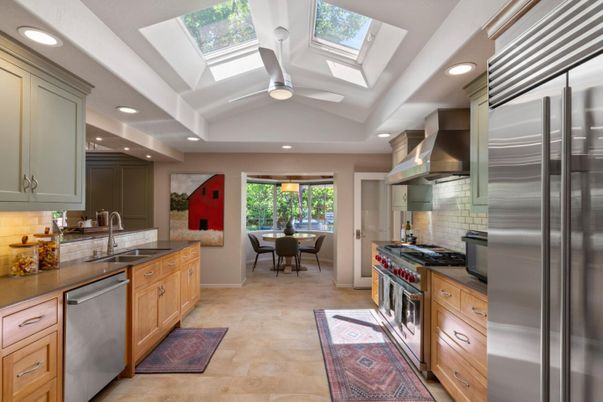 Dining room, Interior, Kitchen, Recessed Lighting, Stainless Steel Appliances
