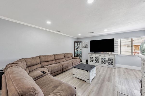 Interior, Living room, Recessed Lighting, Wood Texture Flooring