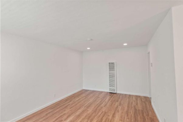 Empty room, Interior, Recessed Lighting, Wood Texture Flooring