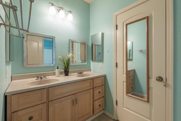 Bathroom, Dual Sink Vanities, Interior