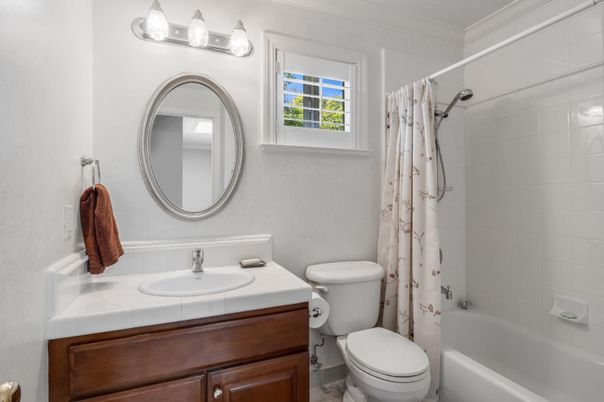 Bathroom, Interior, Tile Countertops