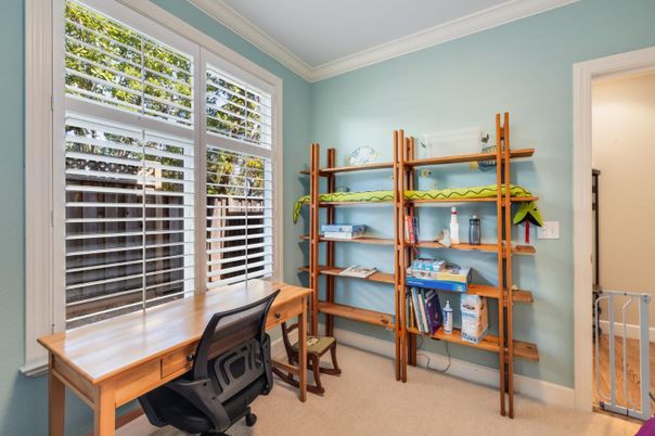 Home Office, Interior