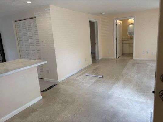 Empty room, Interior, Recessed Lighting