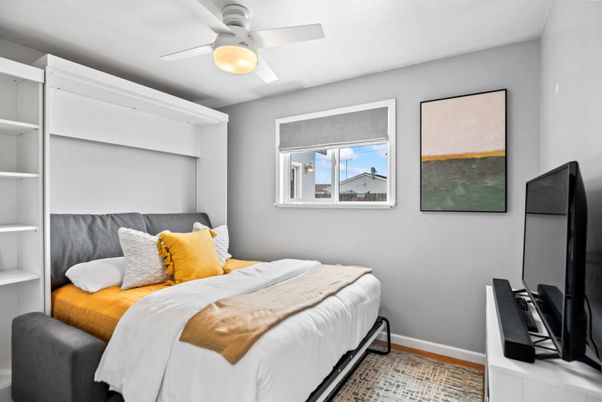 Bedroom, Interior, Water