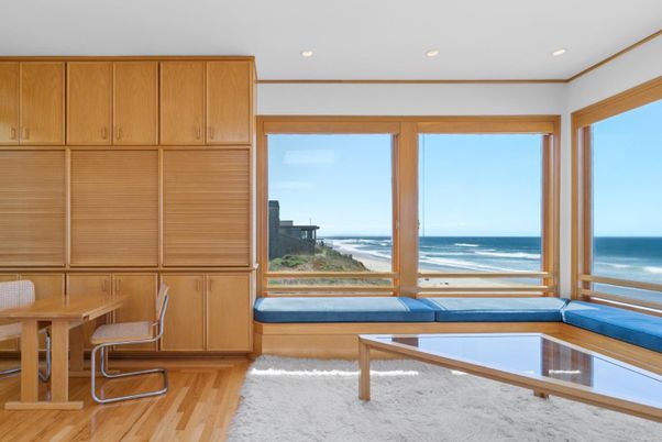 Interior, Recessed Lighting, Water, Wood Texture Flooring