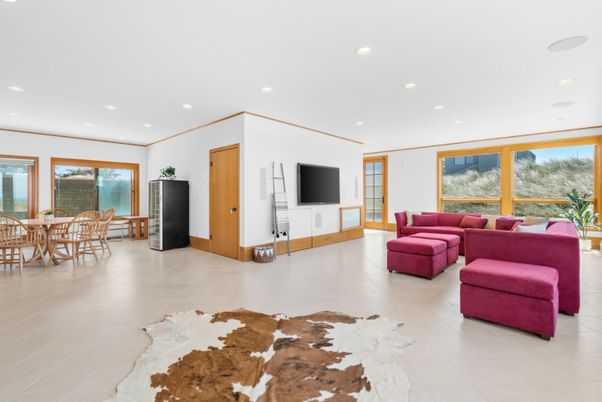 Dining room, Interior, Living room, Recessed Lighting