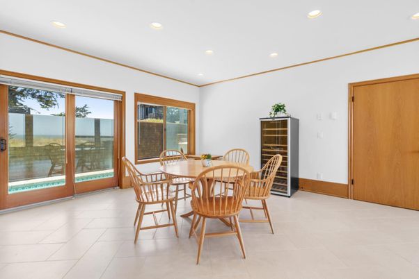 Dining room, Interior, Recessed Lighting, Water